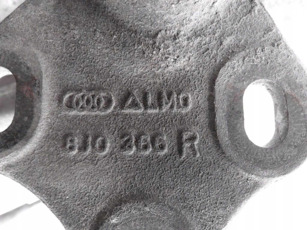 фото №5, Поворотний кулак ліва передня audi tt 8j ttrs 2.5 tfsi 8j0266r