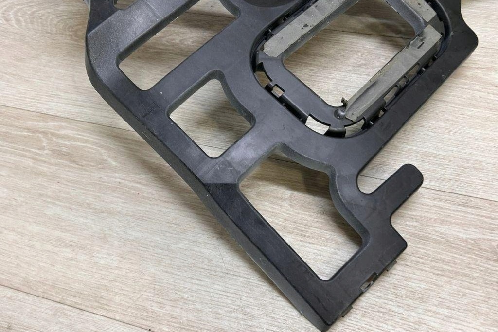 фото №13, Лівий напрямна заднього бампера porsche cayenne 92a 7p5807377a 3.0l 2016