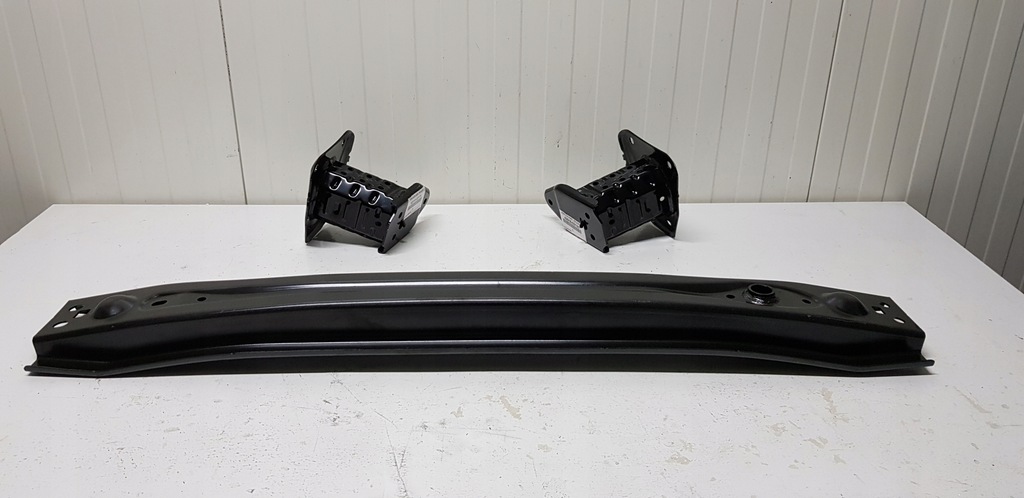 фото №1, Балка бампера задняя + зона corolla e21 kombi