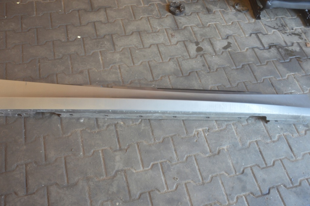 фото №1, Bmw 1 e87 молдинг порог правая