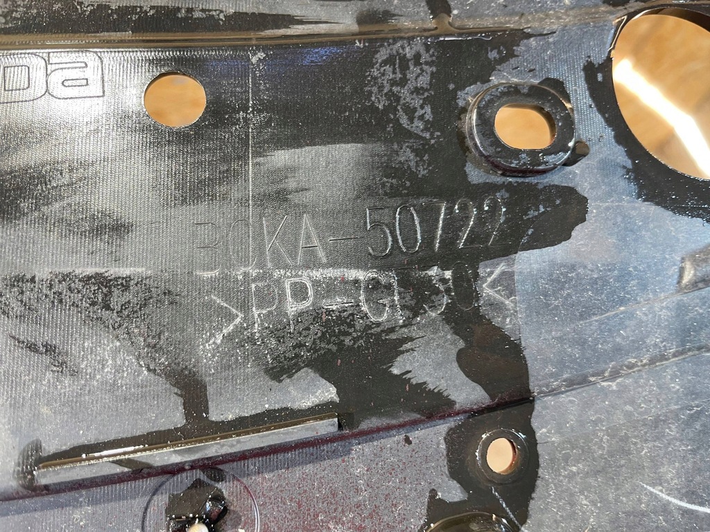 фото №9, Mazda 3 bp iv 4 19- носик козырёк молдинг верхний бампера перед решетка