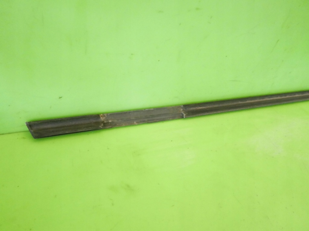 фото №7, Молдинг уплотнитель левая перед opel astra j iv kombi 09-12