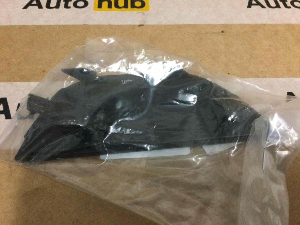 Range rover evoque l538 dynamic рамка протитуманної фари ліва lr027867 bj3m-15a299 Ціна