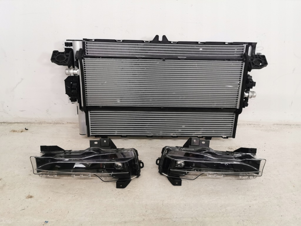 Купити Радіатор комплект, протитуманна фара лівий, праві tesla 3