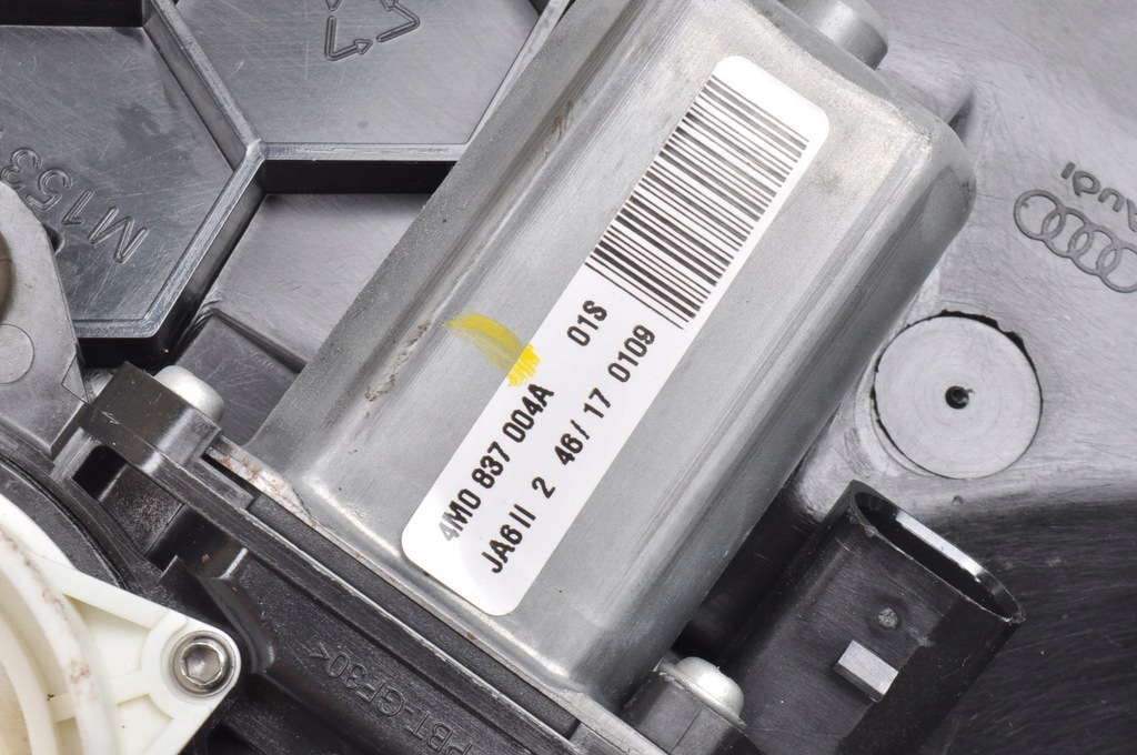 фото №8, Bentley bentayga audi q7 доводчик дверь правый задняя задний 4m0837004a