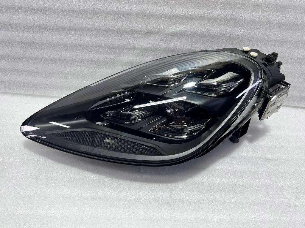 фото №7, Porsche cayenne 3 matrix лампа ліва права