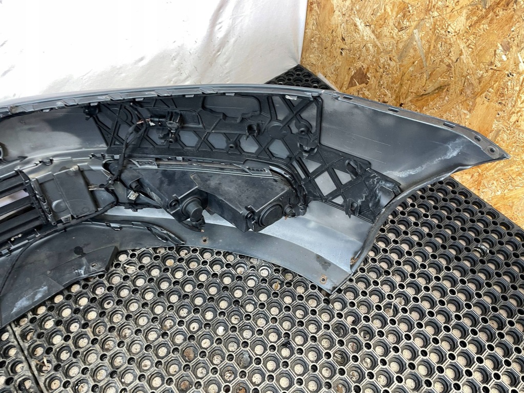 Бампер перед передний противотуманная фара pdc vw passat b7 код лакокрасочного покрытия: lk7x 2010- Доставка