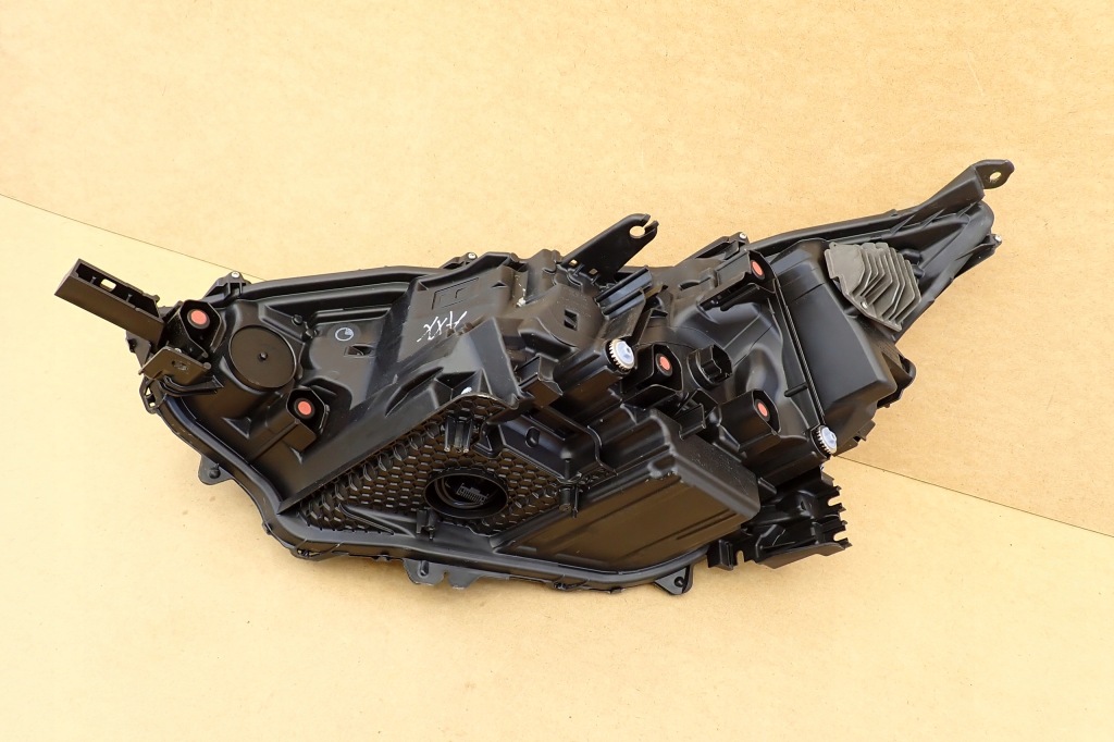 фото №9, Toyota bz4x full led лампа права eu 2024 europa koito 42-122