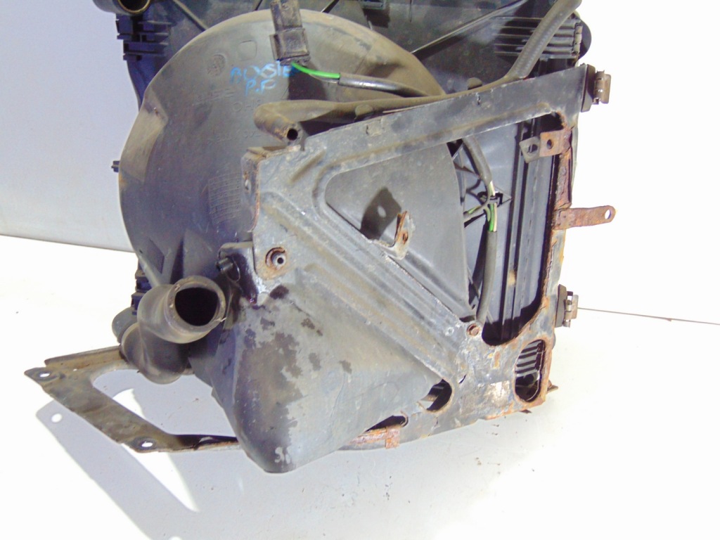 Радиатор воды правый  boxster 986 2.7 99610613251 с Разборки