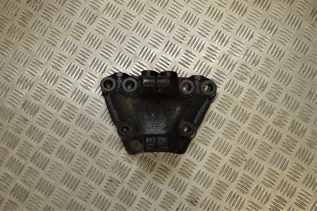 фото №3, Кронштейн ресора передній scania r s