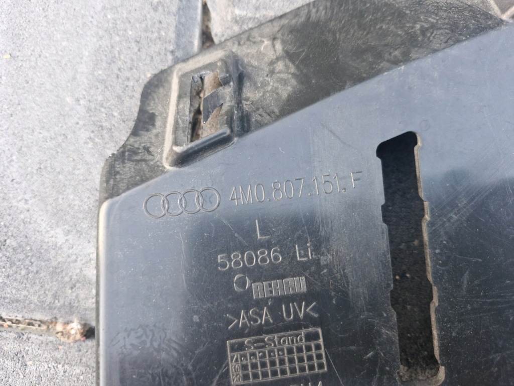 Audi q7 lift ліва решітка заглушка бампера оригінал Доставка