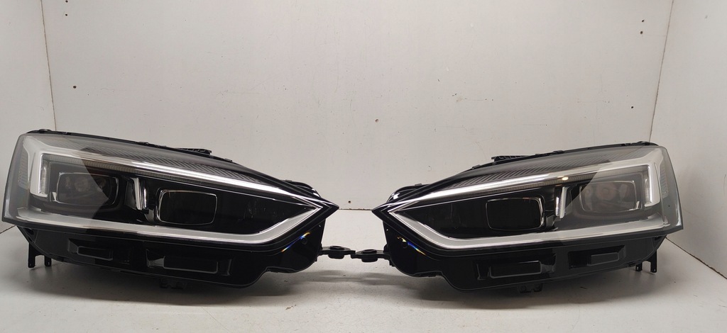 фото №1, Комплект лампа audi a5 full led 8w6941033/34d