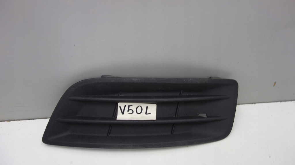 фото №1, Volvo v50 решітка заглушка бампера 30779102