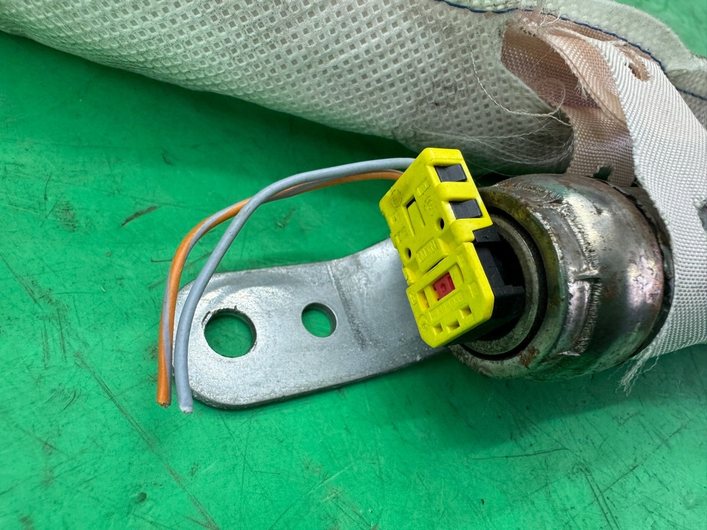 Шторка безопасности воздушная правая боковая подушка безопасности 13222999 opel insignia a 08- hb Киев