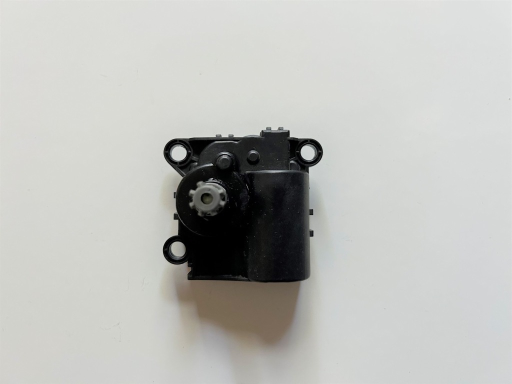 Tesla model s 2014 двигуни вентилятор Ціна