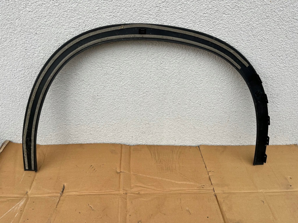 Молдинг на крила ліва перед лівий mercedes gla x156 a1568852322 Зі Шроту