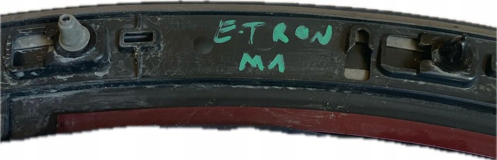 фото №11, Молдинг накладка крыла левая перед 4ke853717 audi e-tron