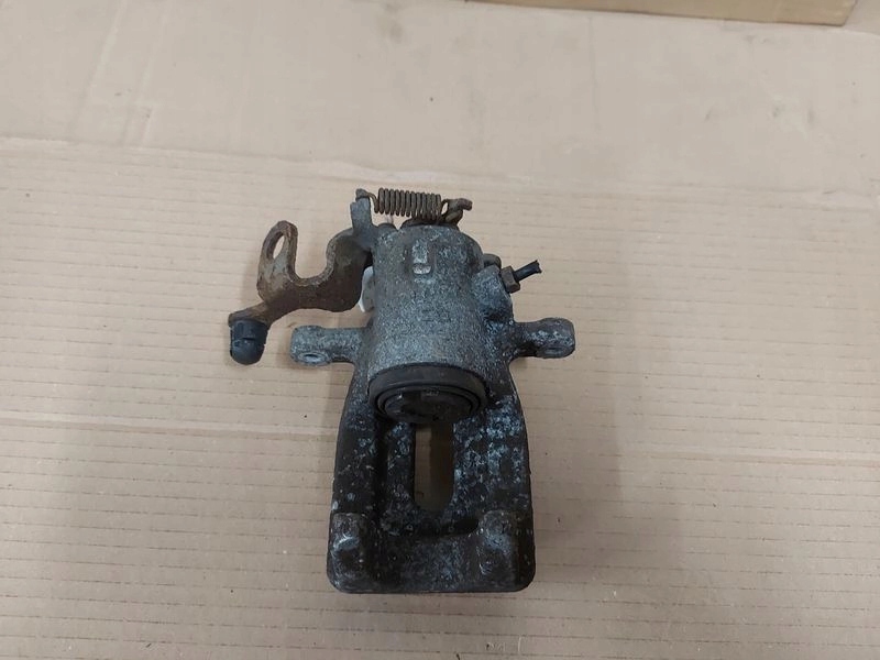 фото №6, Peugeot partner ii tepee 1.6 hdi суппорт правый задняя