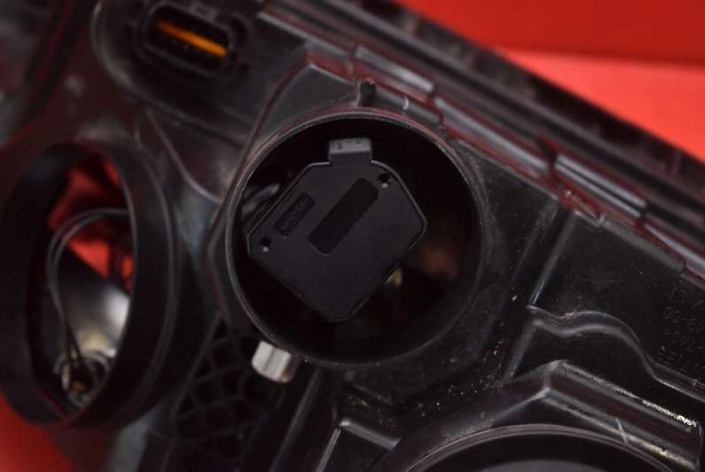 фото №8, Фара левый лампа перед eu 9681873980 citroen c3 picasso lift 12-16