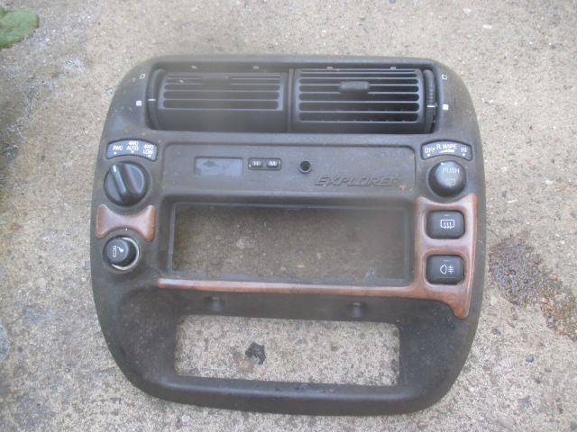 фото №1, Ford explorer 2 панель середній обдув