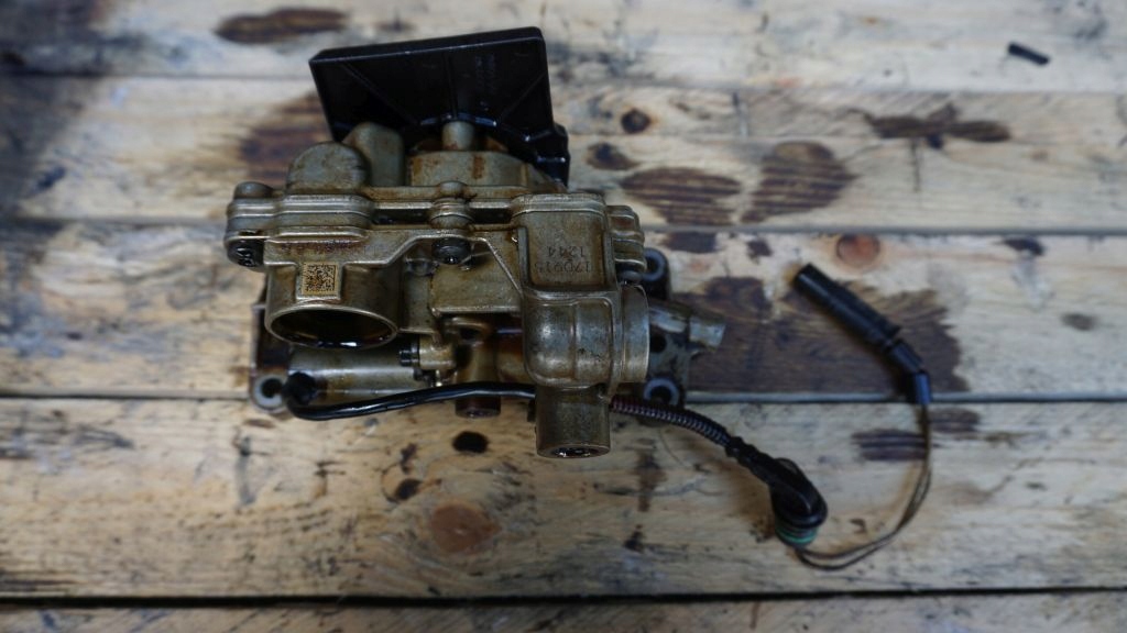 фото №1, Volvo s60 xc60 2.0 t5 t6 - насос оливи