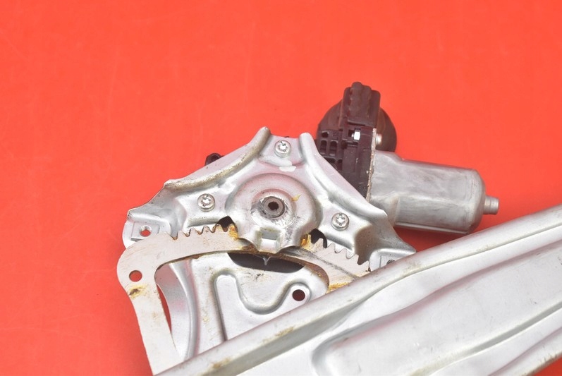 фото №8, Подъемник стекло правый задняя eu 85720-0d120 toyota corolla e15 sedan 06-13