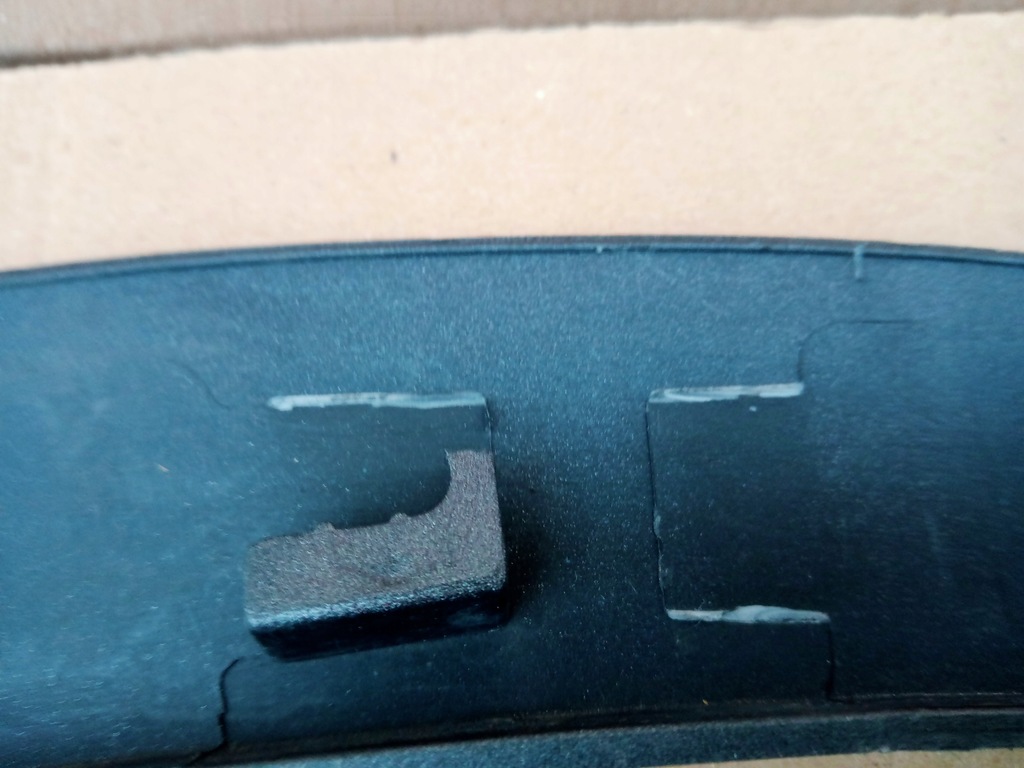 фото №13, Maserati levante права молдинг крила перед 670049023 dx