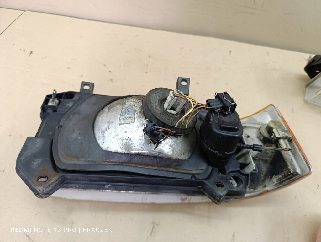 фото №8, Лампа левая lub правая перед vw transporter t4 95r.