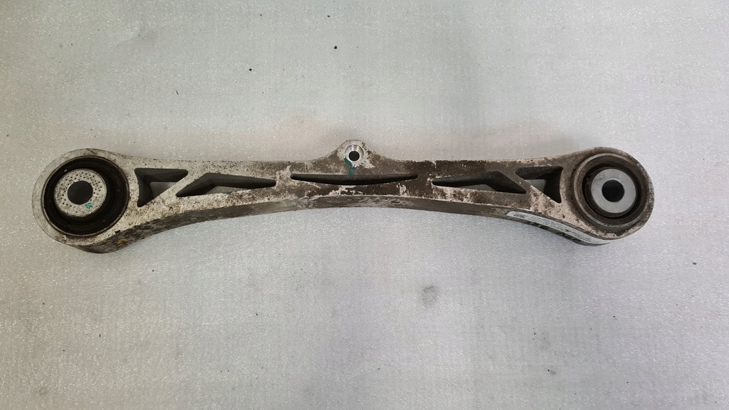 фото №1, Tesla model s рычаг задняя 1043963-00-c