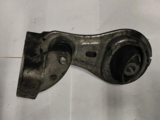 фото №1, Кронштейн двигателя renault master iii 2.3 8200675217b