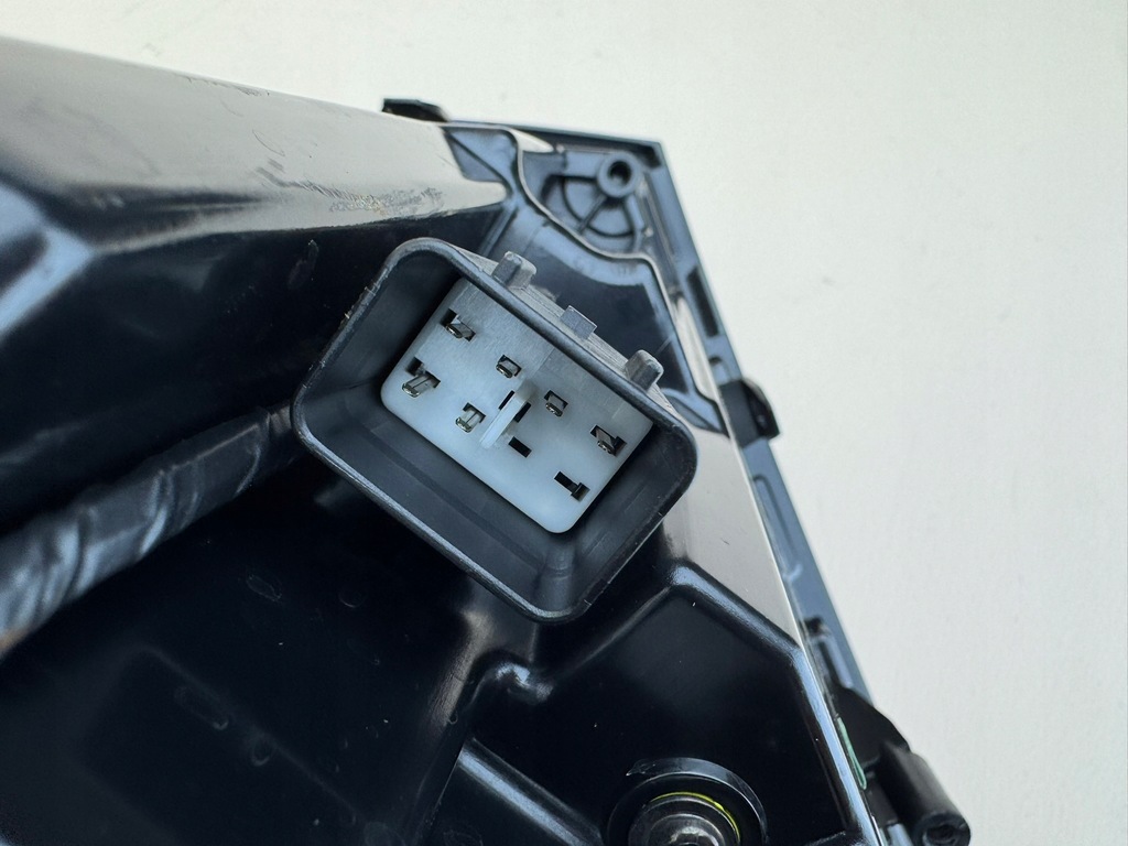 фото №16, Hyundai kona ii 2 23r- лампа правая задняя правый задняя 92406-be1