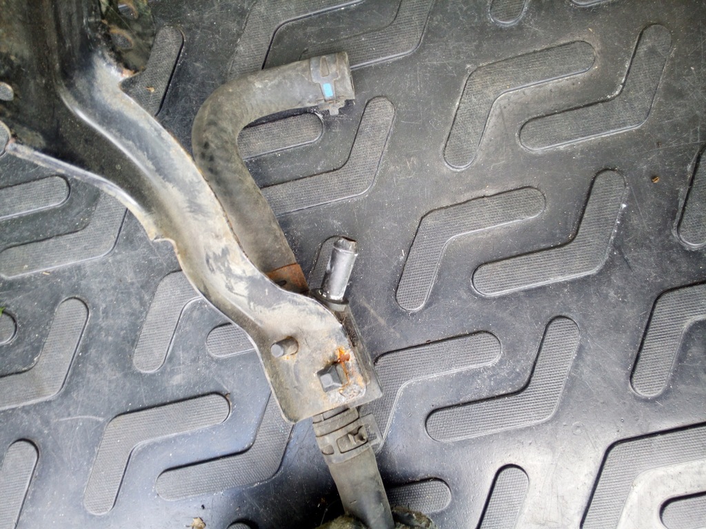 фото №5, Avensis t27 verso auris шланг тройник жидкость