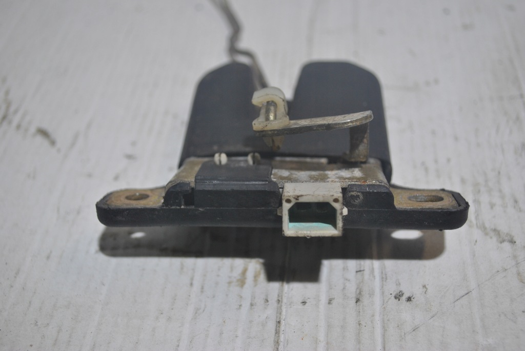 фото №9, Замок крышки багажника vw passat b5 3b5827505