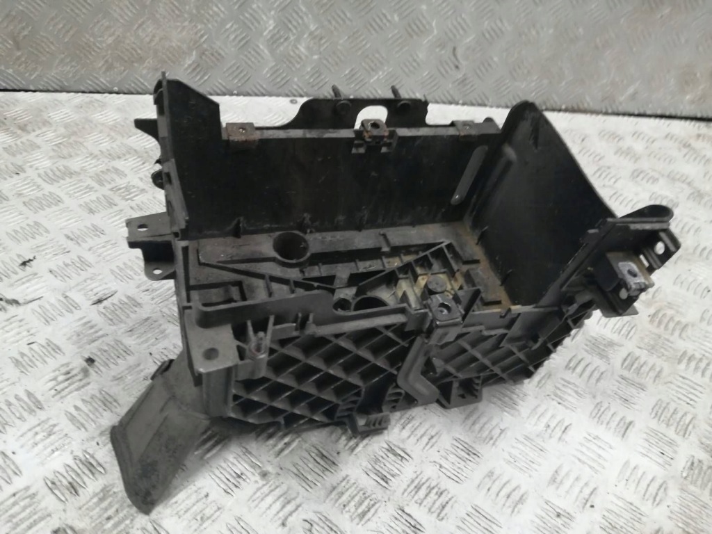 Купить Накладка корпус аккумулятор trafic renault оригинальный номер 244465670r