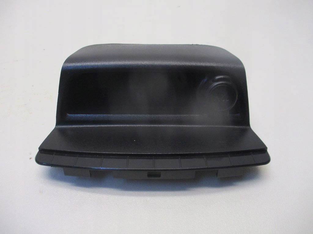 фото №1, Панель разъём 12v peugeot 208