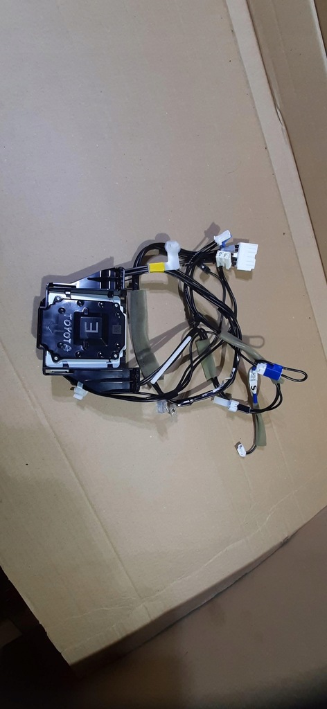 фото №1, Антенна модуль toyota yaris iv 8614758010