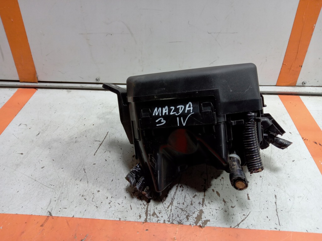 фото №1, Mazda 3 iv bp коробка корпус предохранителей bcka-66767