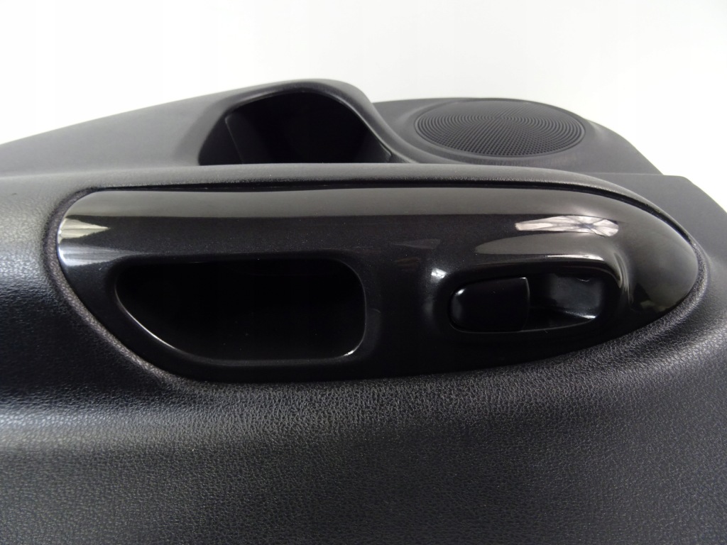 Juke f15 рестайлинг  обшивка обивка дверь правая  задний 829001kb0a 829221kb0a с Разборки