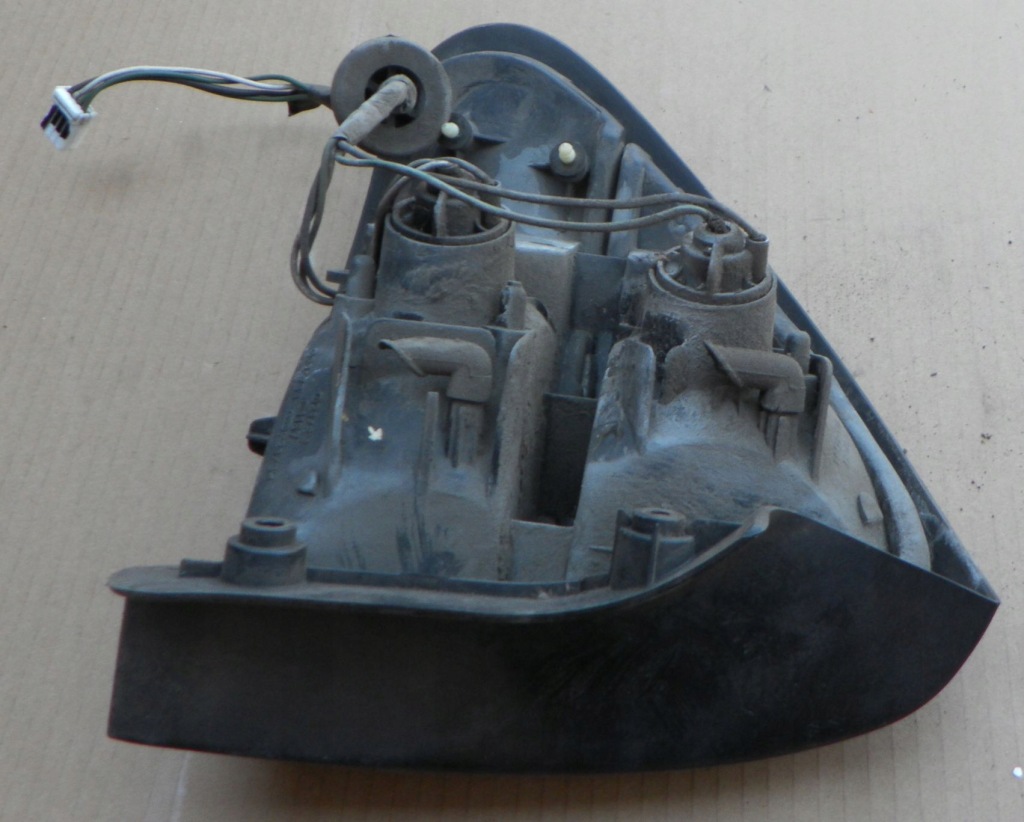 Mazda 323 v 1.5 1996 фара правая задняя Киев