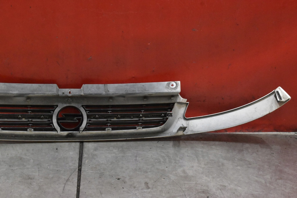 фото №13, Решётка радиатора решётка радиатора белый 91166765 opel vivaro 1 i 02-06