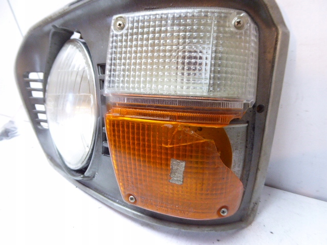 фото №3, Toyota hiace лампа фара левый