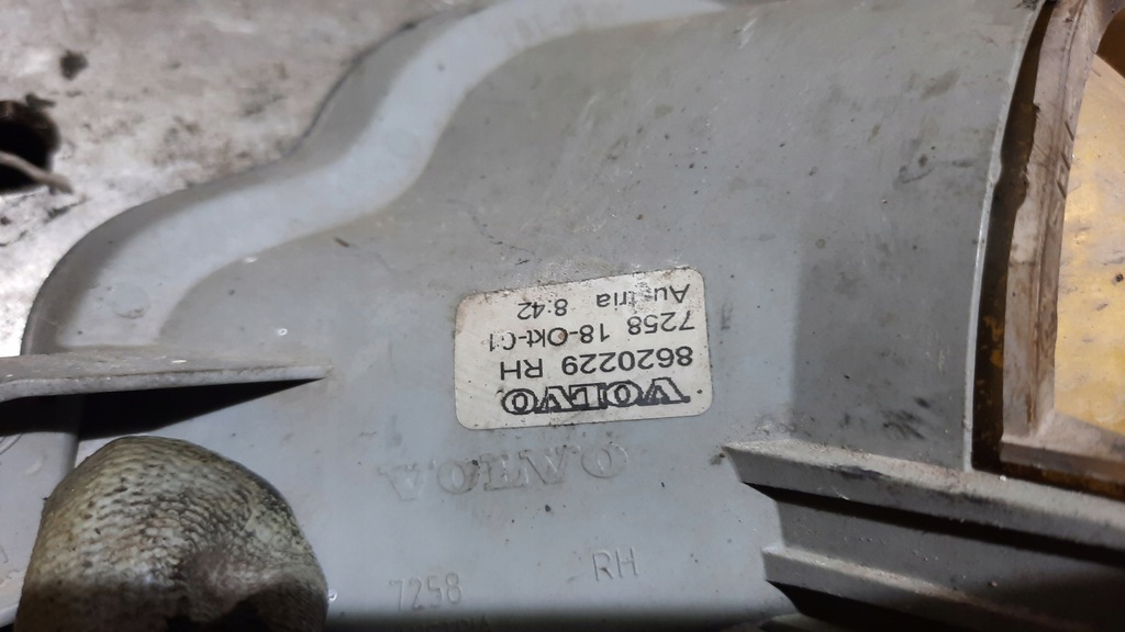 фото №4, Протитуманна фара лампа протитуманна правий перед v70 ii