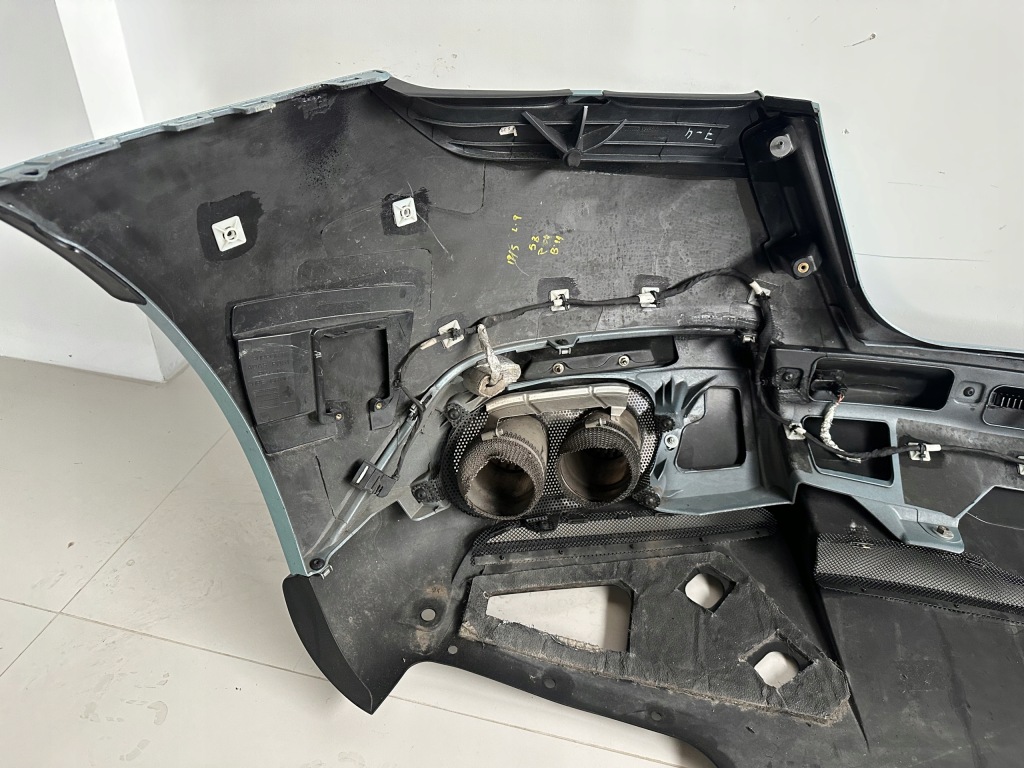 Ferrari roma f169 бампер задний  задний kompletny оригинальный Недорого