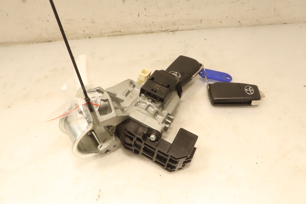 Купити Замок запалювання toyota auris ii lift 45020-0205