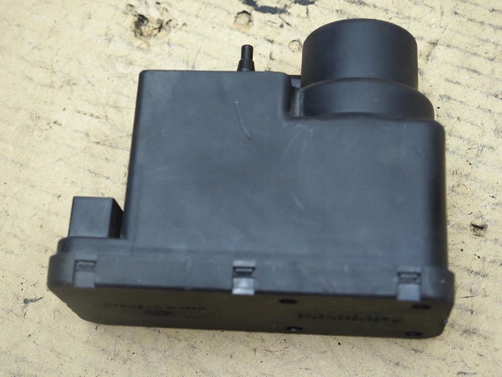 фото №12, Помпа центрального замка mercedes w202 2028001448