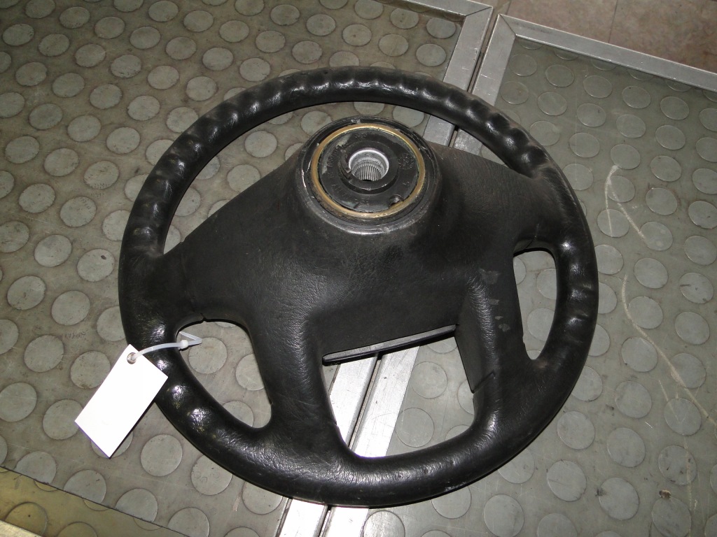 Vw golf 1 кабриолет  кронштейн 053145515 насос усилитель Доставка