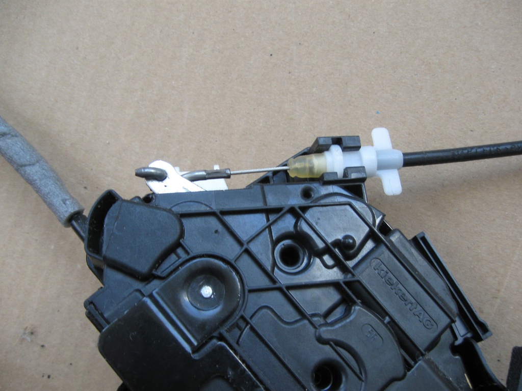 фото №8, Замок дверь задняя правый vw polo 6r4839016a