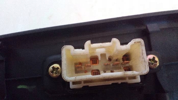 фото №2, Панель переключателей стекло pp mazda 6 gg 2003r.