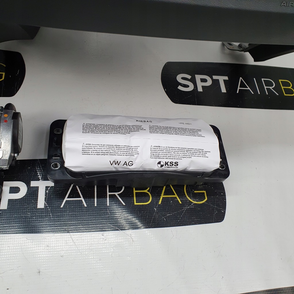 фото №10, Tt 8s приборная панель консоль подушки безопасности ремни подушка безопасности