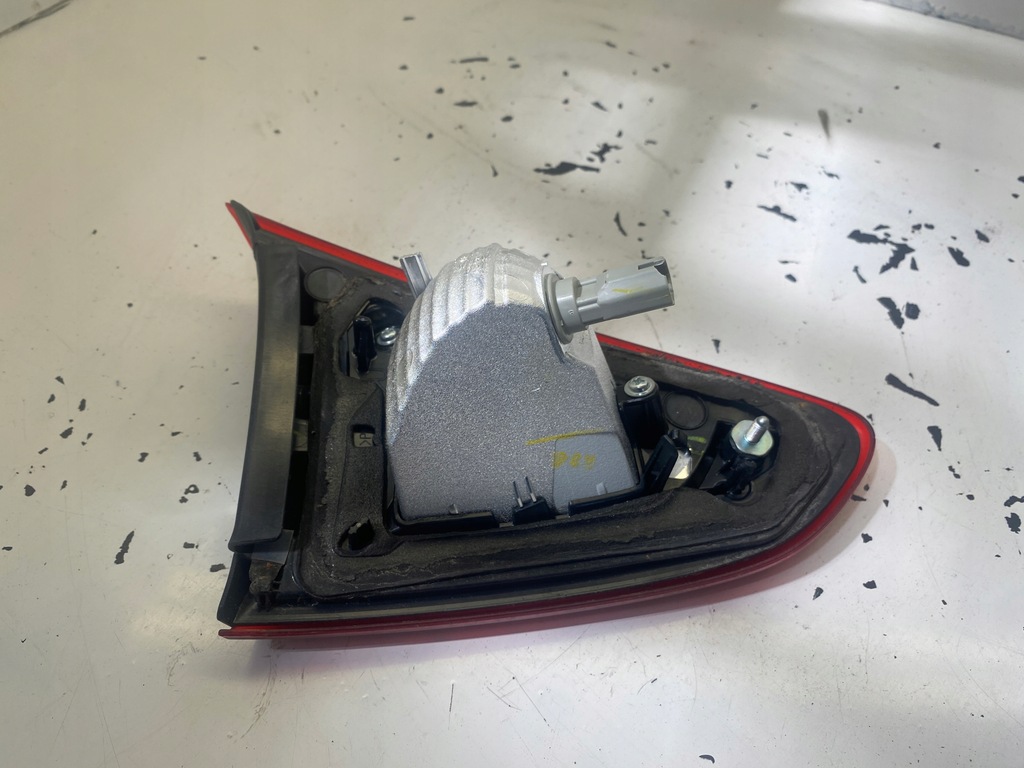 фото №9, Mazda 2 iii лампа правый задняя w крышка